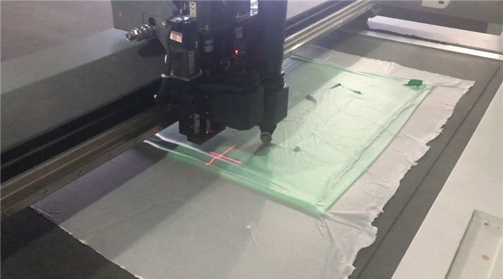 针织面料六层圆刀裁剪