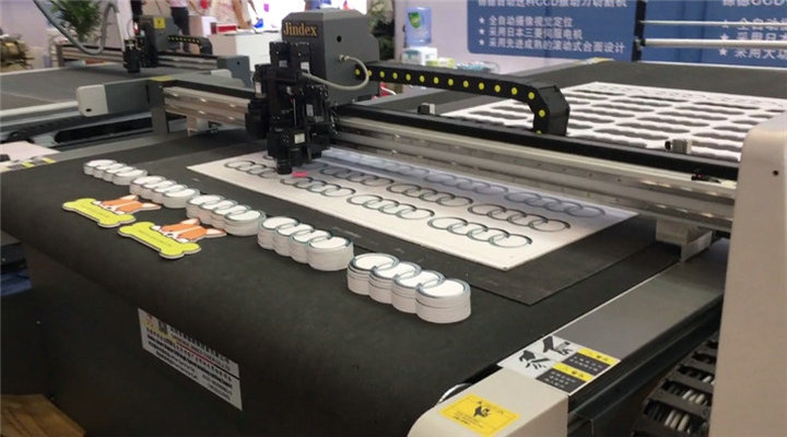 KT板摄像头定位异形切割