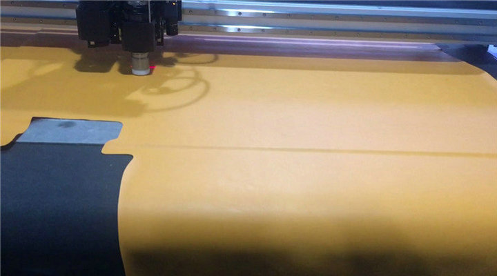 PU料振动刀切割